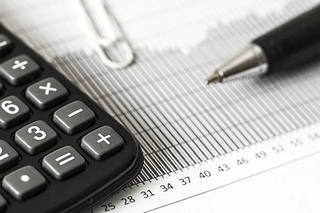 Piggy bank with UK tax-efficient investment account labels